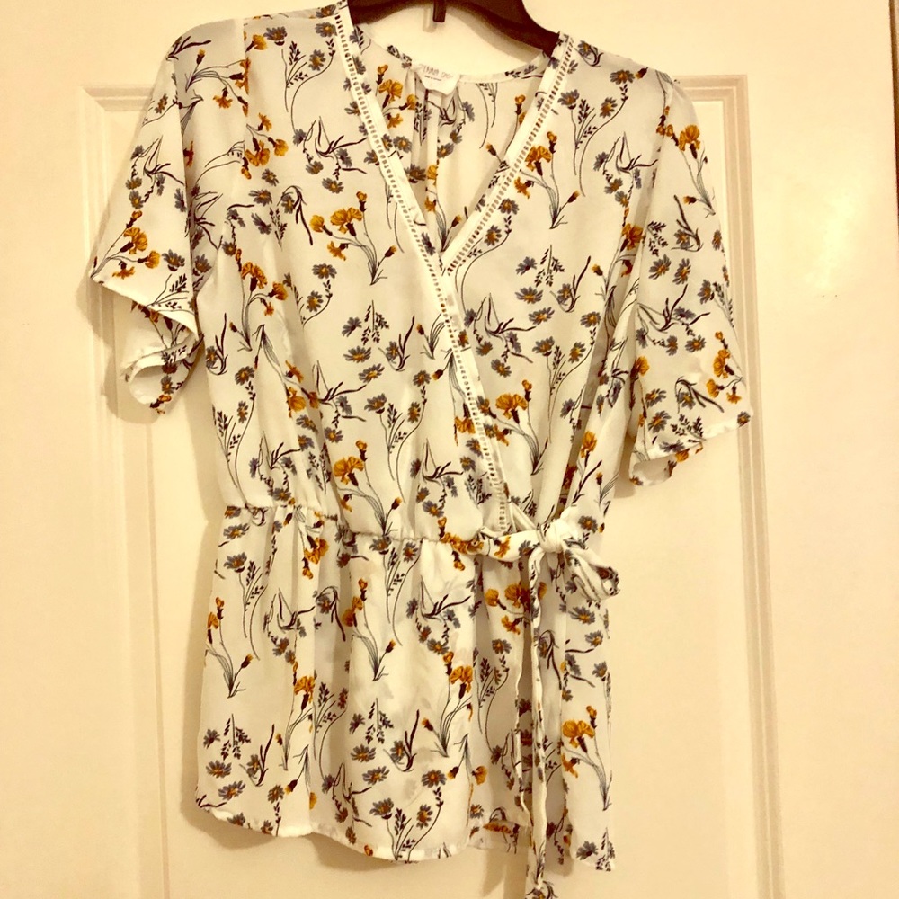 Short Sleeve Tie Waist Top